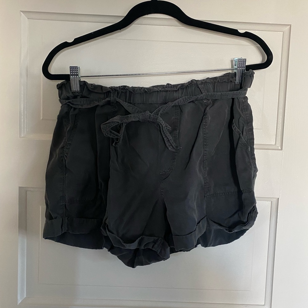 Arie shorts